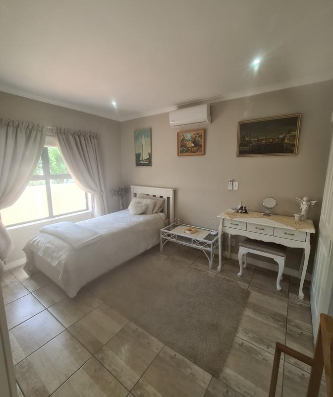 To Let 1 Bedroom Property for Rent in Pinehurst Western Cape